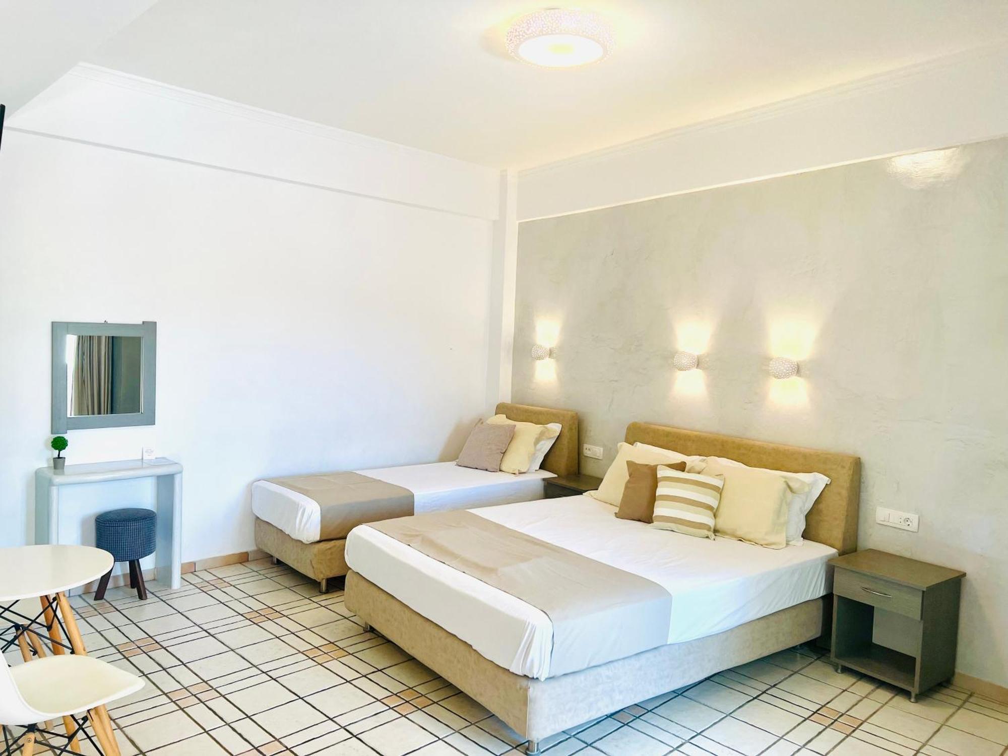 פריבולוס Arapiou Apartments חדר תמונה
